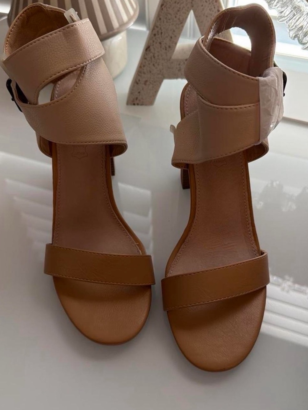 Oasis society heels